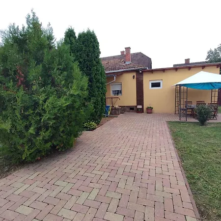 In - Balaton 45810 Feriehus *